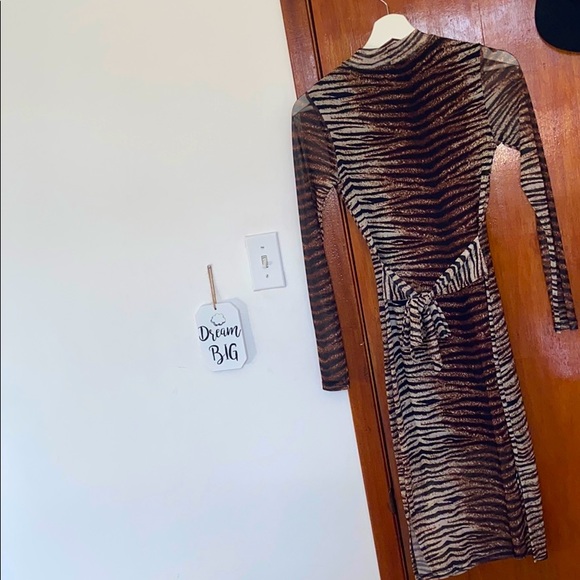 Fashion Nova size small (4) midi dress-worn once - Picture 2 of 6